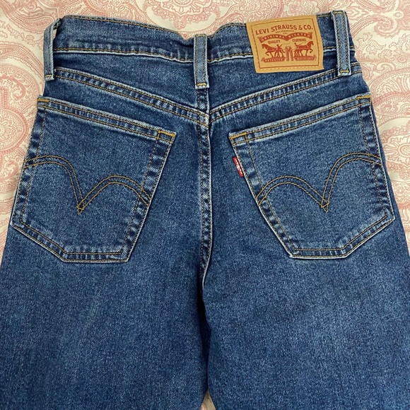 Size 23 Levi’s jeans - Picture 3 of 4